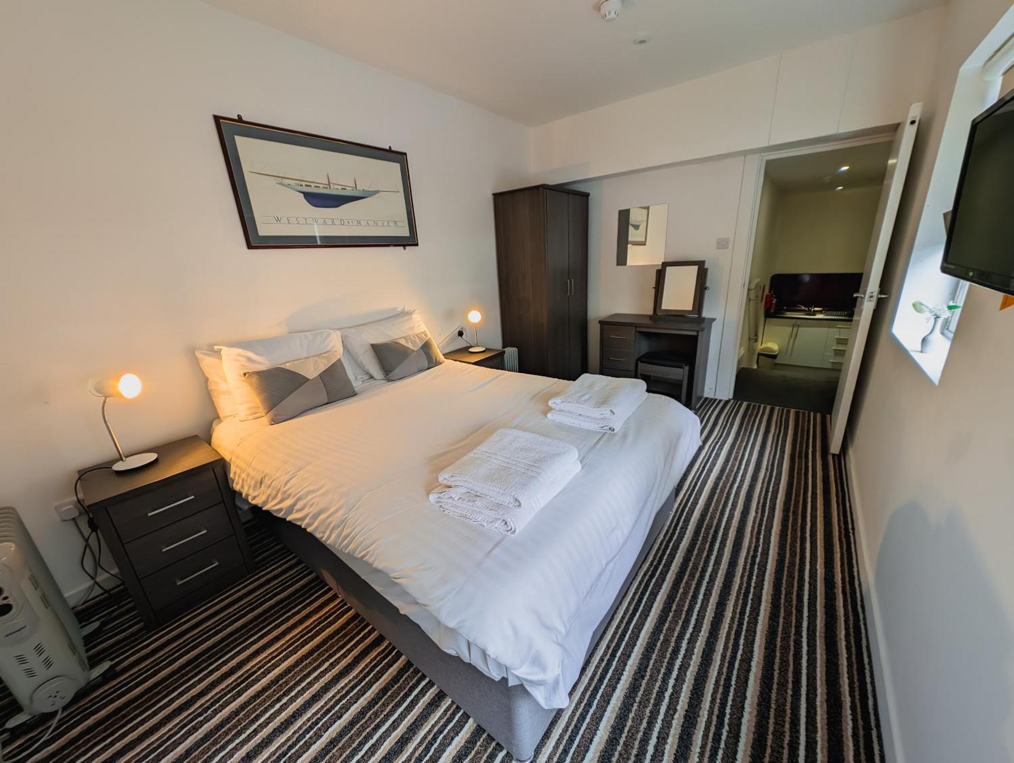 Bay & Harbour Holiday Apartments & Rooms Only Weston-super-Mare Exterior photo